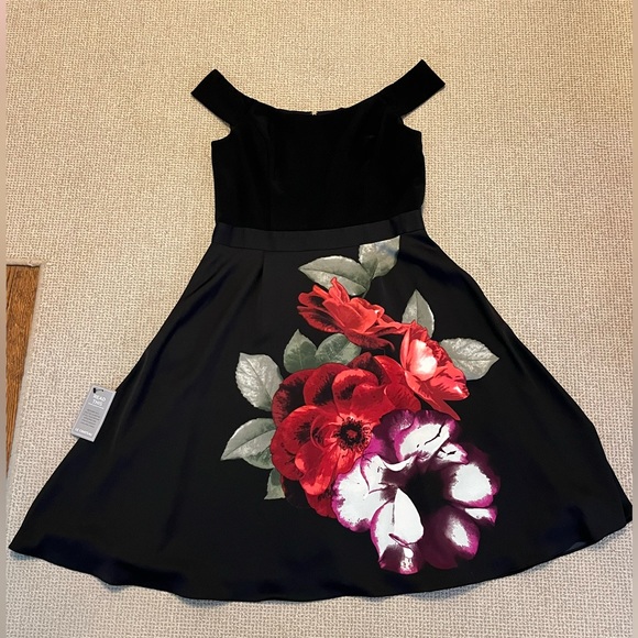 Black floral Le Chateau Formal Dress large Brand New - Picture 1 of 5